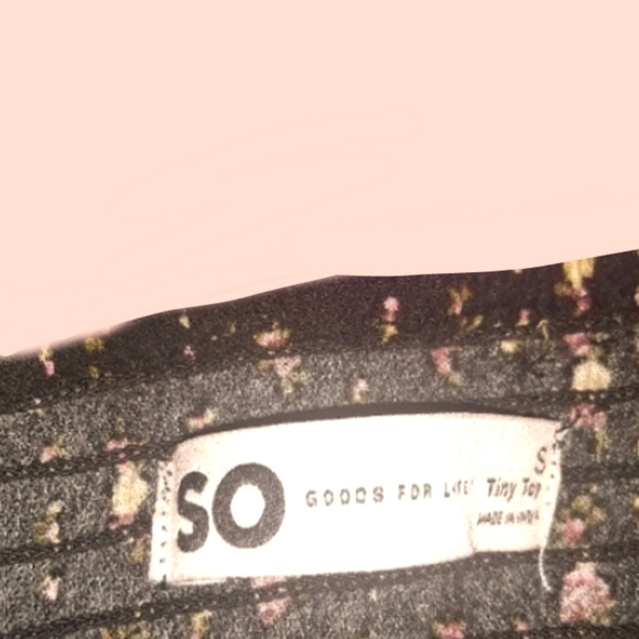 NWT (2)  Women's 'SO' Cropped Lace-Up Blouse                  Med & Smll - Picture 5 of 6